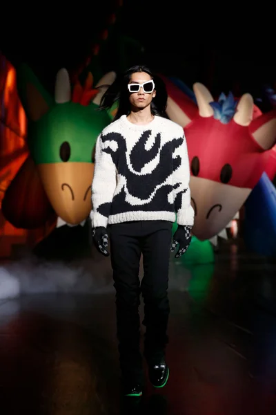 Look 75